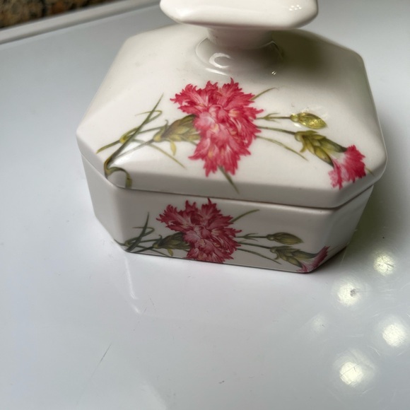 French Trinket Porcelain Box 3”x3.5”x3.5” - Picture 10 of 10